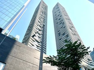 100 Harbour St #3810, Toronto, ON M5J 0B5