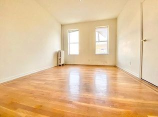 25-74 37th St #11, Astoria, NY 11103