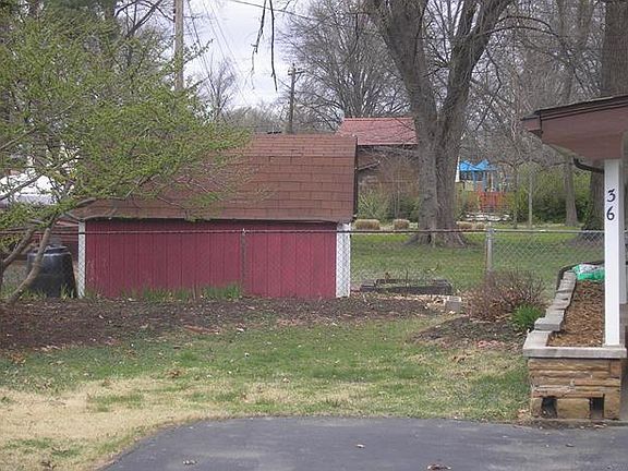 4th image of 36 Airshire Pl