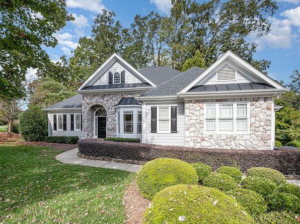 11 Kingswood Ln