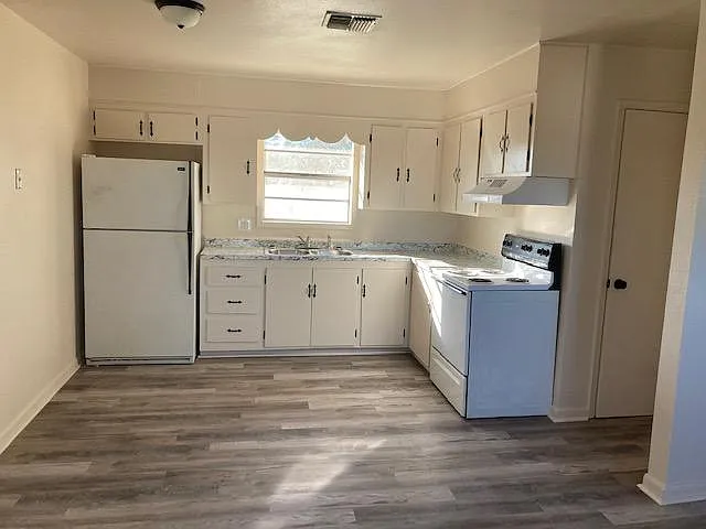 1415 Himalaya Ave #9 — Photo 1