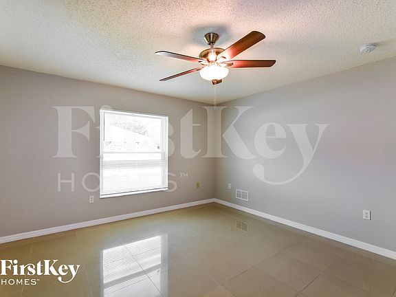 3rd image of 307 Michigan Ln