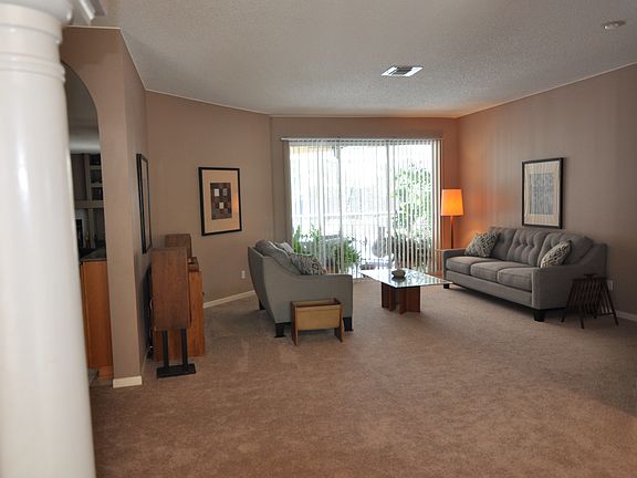 3rd image of 9307 Wellington Park Cir