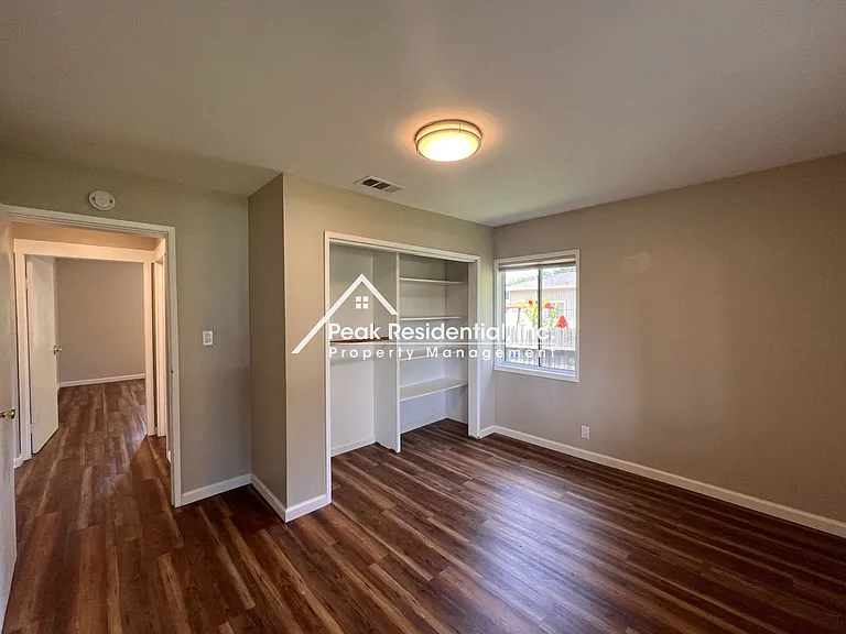 5538 20th Ave — Photo 14