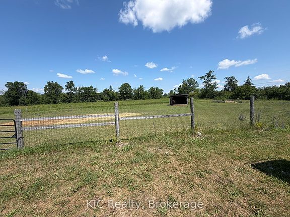 4th image of 221 Jones Rd