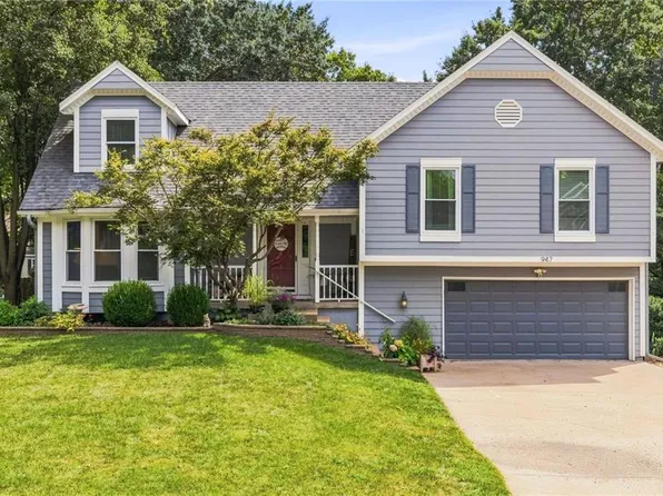 947 E Oakview St, Olathe, KS 66061