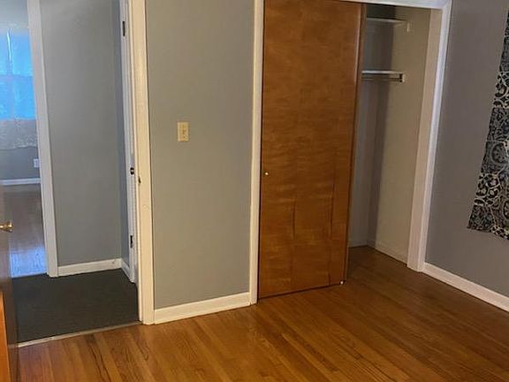 5th image of 218 Woodley Ave