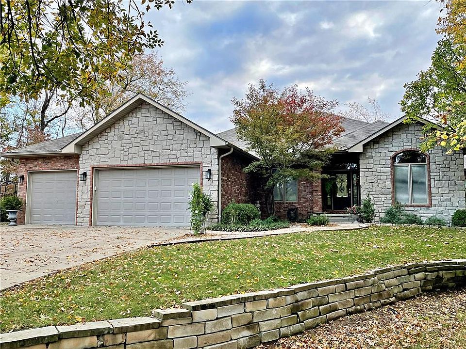 1st image of 907 Tanglewoods Ln