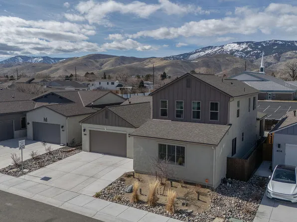 368 Porter Peak Dr, Carson City, NV 89701
