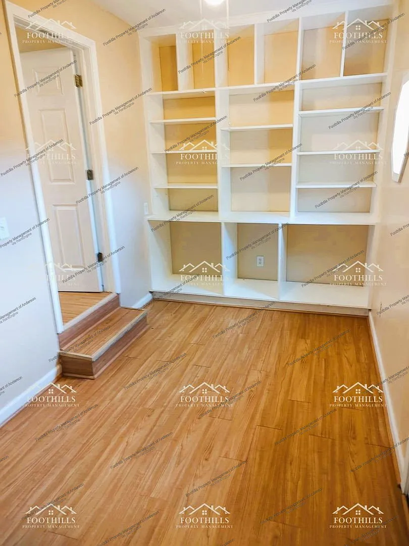 3 bed, 2.0 bath, 1428 sqft, $1,300 — Photo 4
