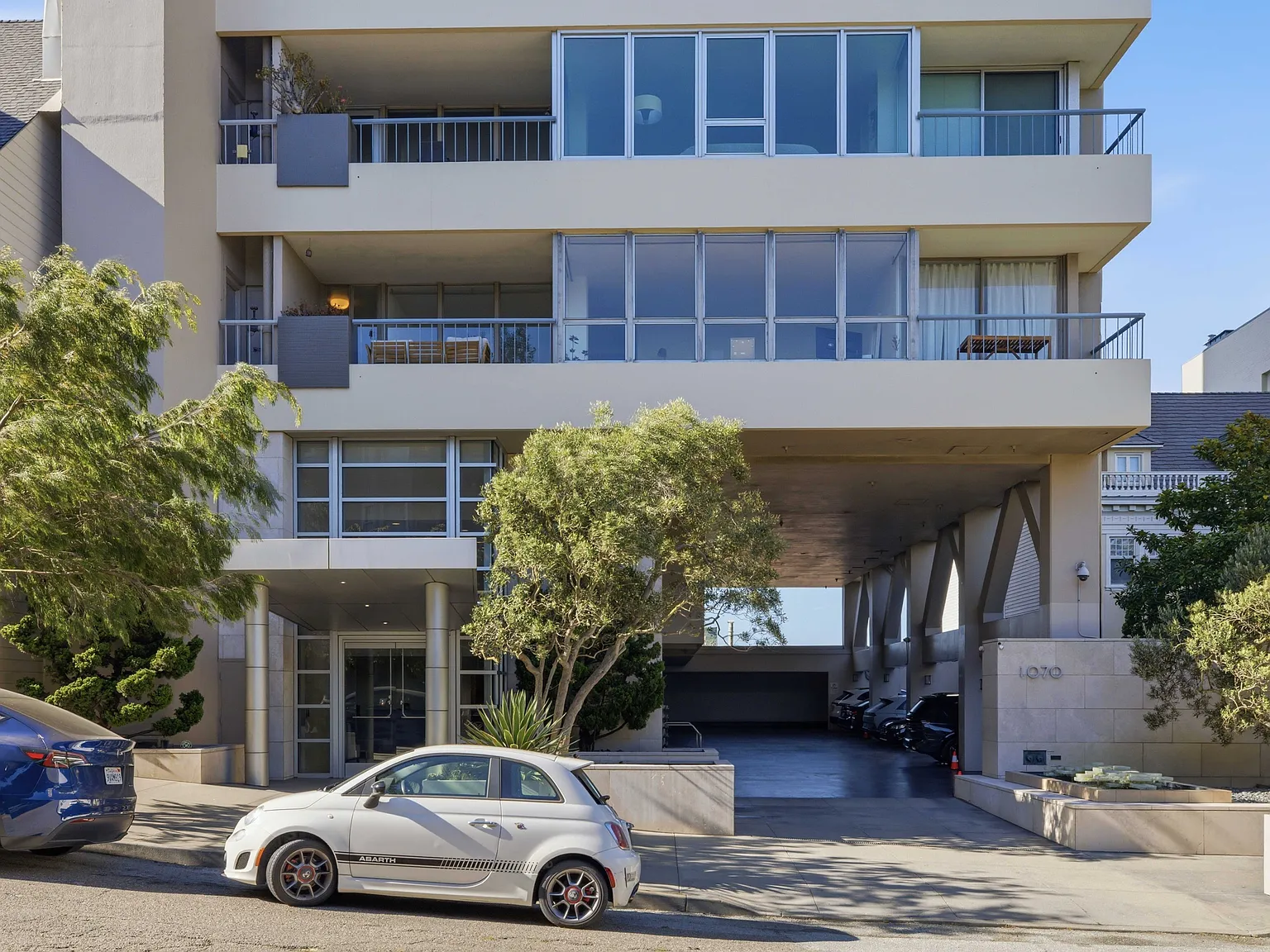 2 bed, 2.0 bath, 1616 sqft, $18,500 — Photo 3
