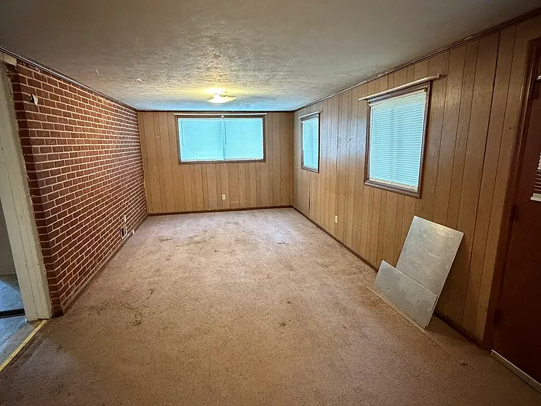 3227 Urban Ave — Photo 10