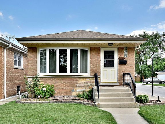 2nd image of 3701 N Oketo Ave