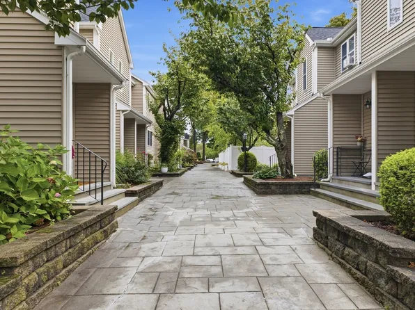 15 Fairfield Park, Mansfield, MA 02048