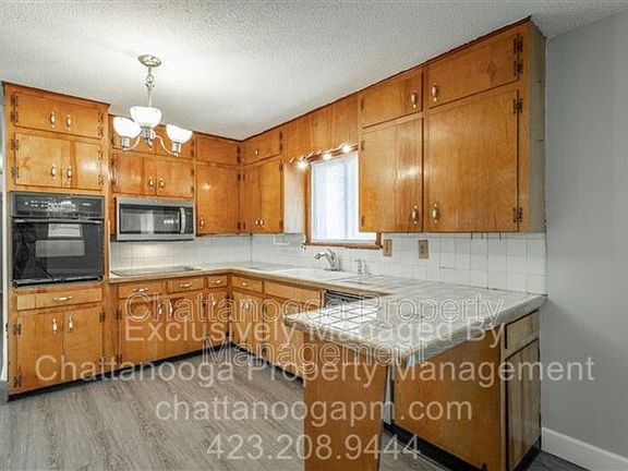 4th image of 918 N Pine St