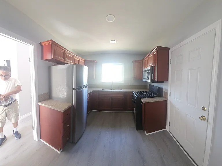1575 Sheridan Rd — Photo 5
