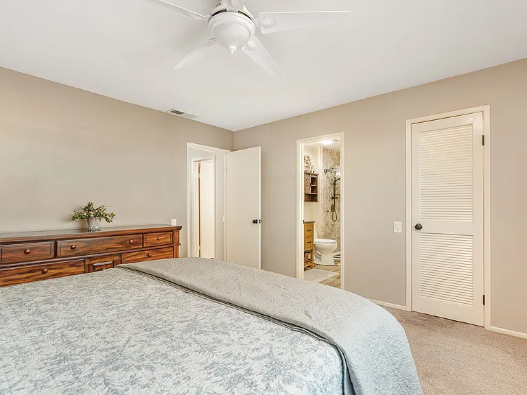 43260 Silktree Ln — Photo 17