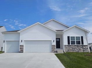 1009 Hillside Pl, Polk City, IA 50226