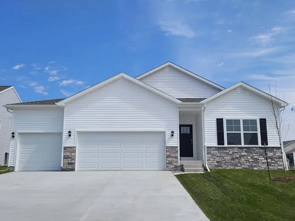 1009 Hillside Pl, Polk City, IA 50226