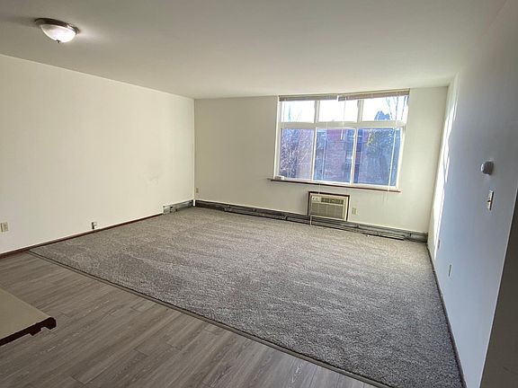 5th image of 2645 N Farwell Ave #301