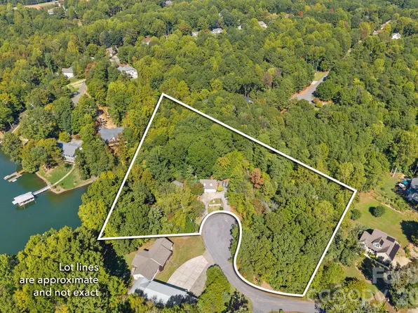 263 Hideaway Ln, Mooresville, NC 28117