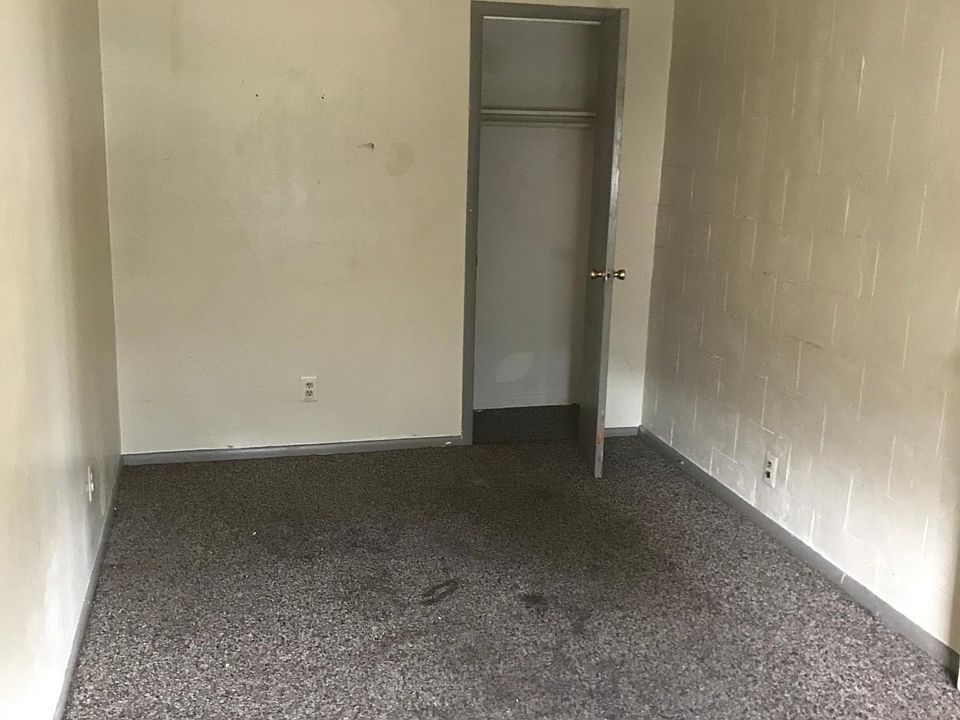 1st image of 3722 Pulaski Ave Floor 2