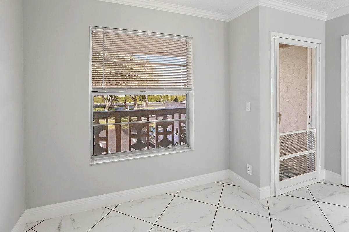 Building Photo - 2480 Juniper Dr #203
