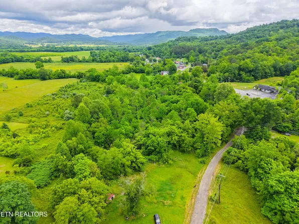 Creekmore Ln, Jellico, TN 37762