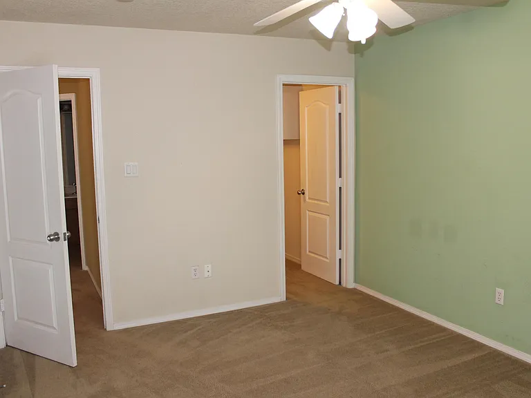 1829 Cortina Loop SE — Photo 14