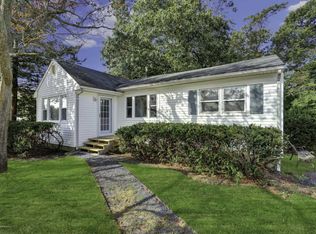 8 Pine Crest Dr, Toms River, NJ 08753