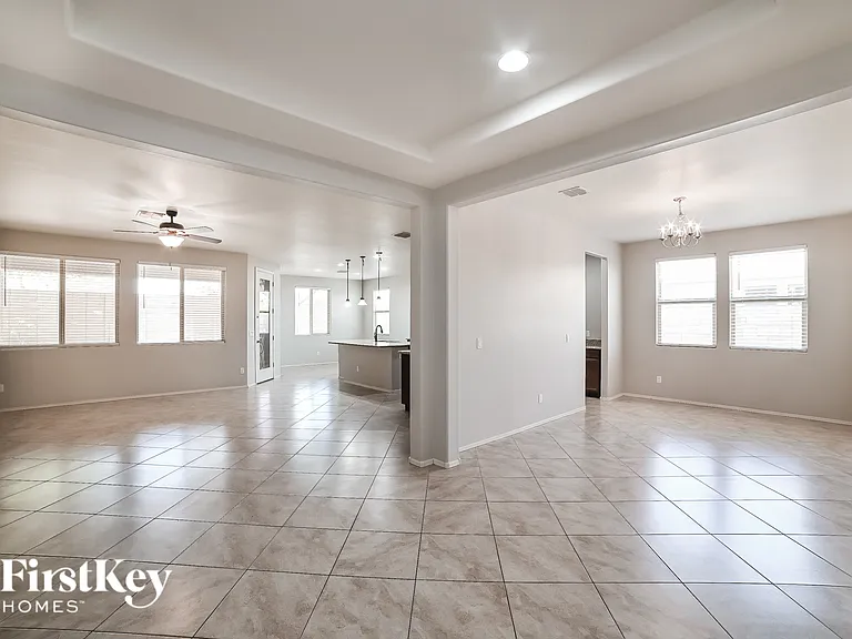 1931 W Desert Spring Way — Photo 6