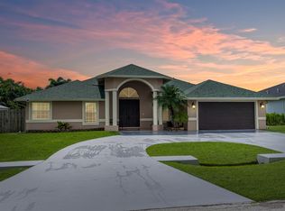 5860 NW Corso Ave, Port Saint Lucie, FL 34986