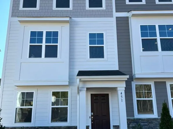 451 Deercroft Dr, Apex, NC 27539