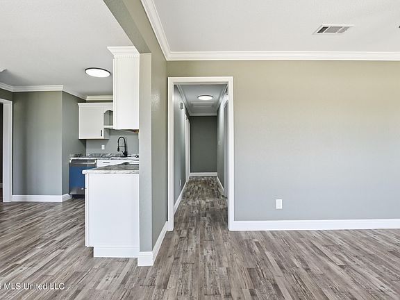 5th image of 5131 Jefferson Ave