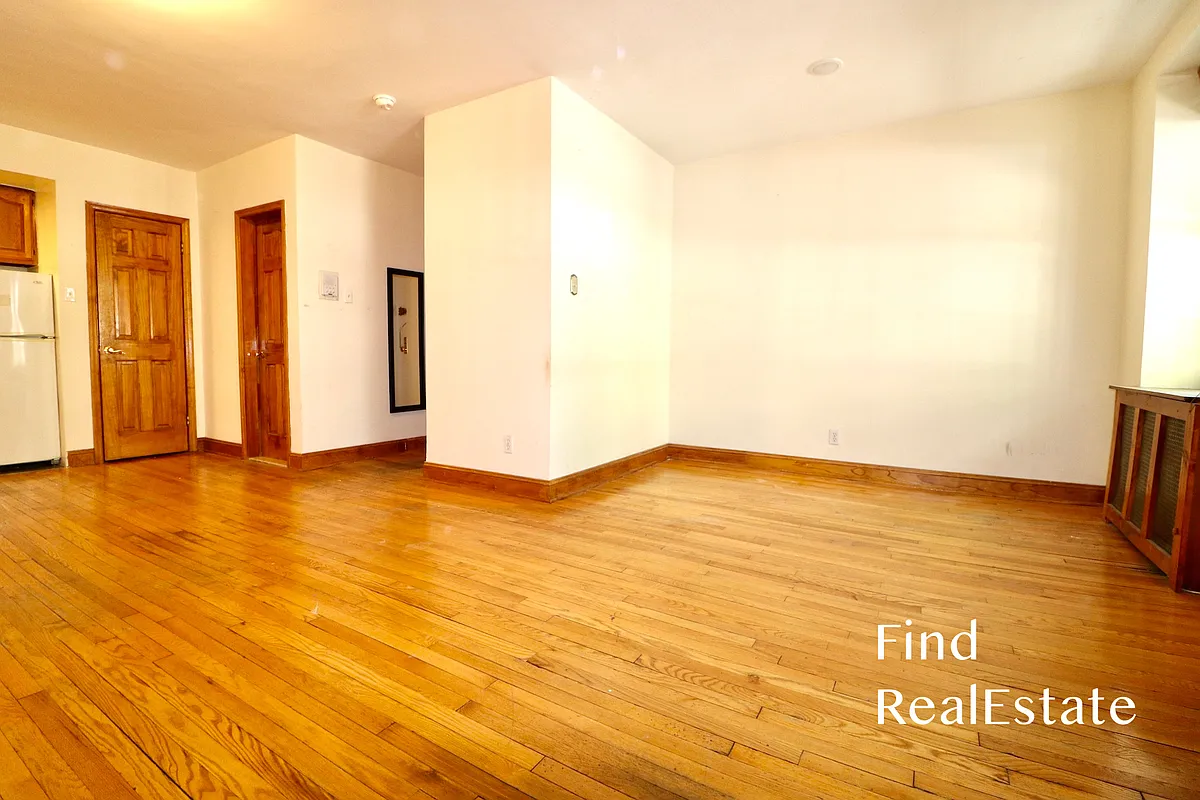 Building Photo - 338 W 77th St #1A