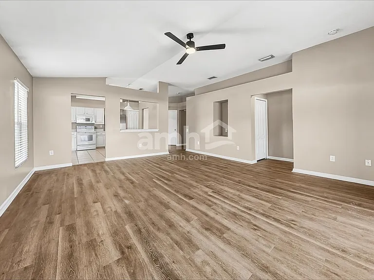 1107 Summer Breeze Dr — Photo 6