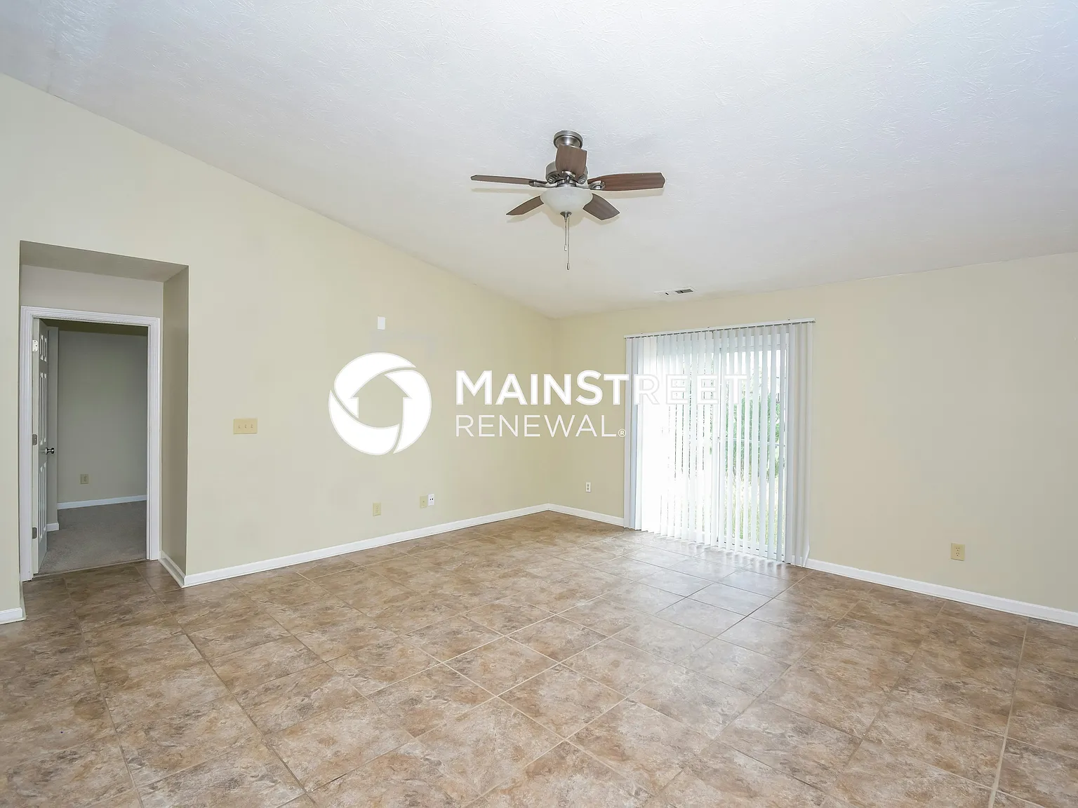 2220 Rossington Ln — Photo 4