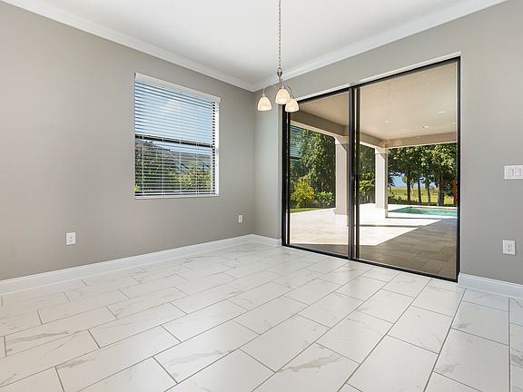 3rd image of 2526 Oakbank Ct