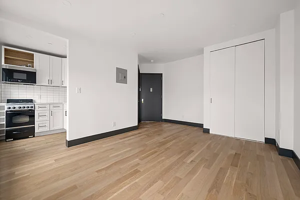 Rented by New York City Moves Team LLC | media 6