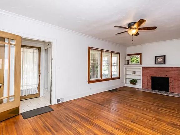 3rd image of 1012 N Glenwood Ave