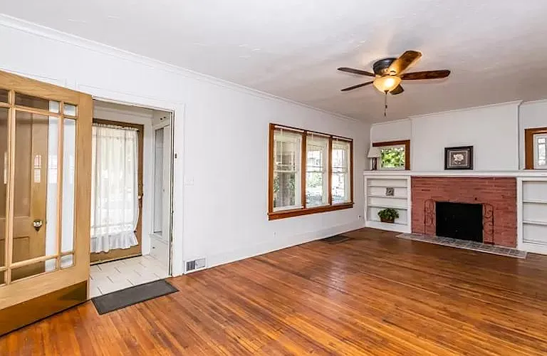 1012 N Glenwood Ave — Photo 3