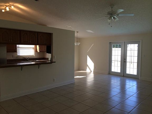 5th image of 8069 Rose Marie Cir