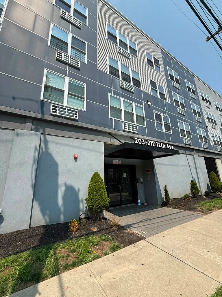 1 bed, $1,718 — Photo 1