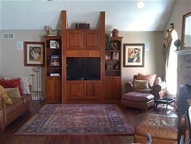 4th image of 7075 Steeplechase Dr