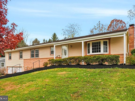 2nd image of 10007 York Dr