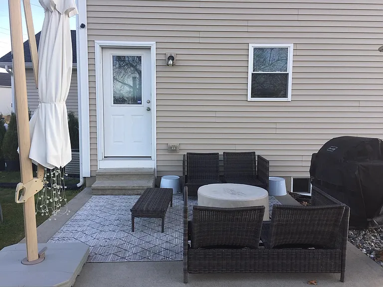 97 Rowley St — Photo 16