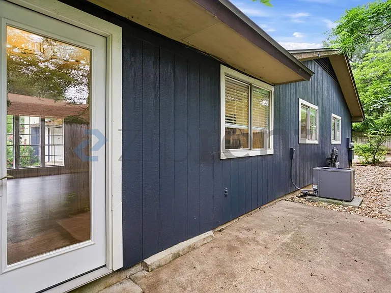 5400 Lishill Cv #A — Photo 33