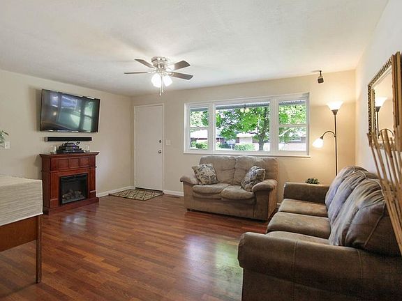 3rd image of 5670 Traymore Dr