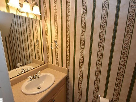 5th image of 408 Townes St Unit 36