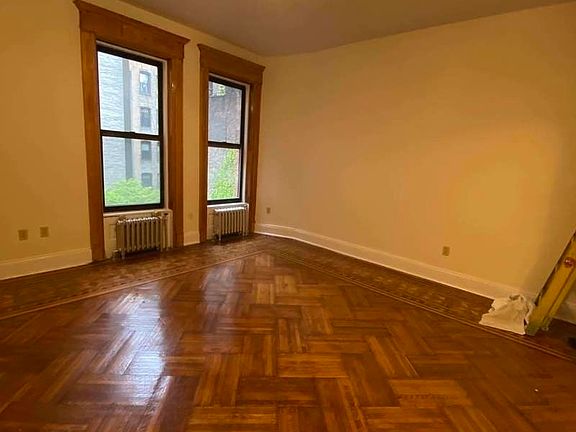 2nd image of 134 W 74th St #3D